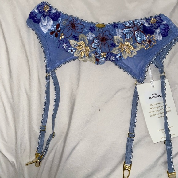 NWT VS Nette Rose Garter Belt Women